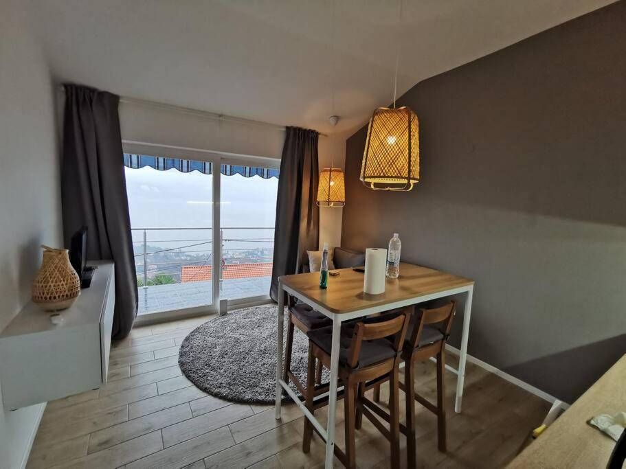 Ferienwohnung Mit 180° Meerblick Dobreć Exterior foto